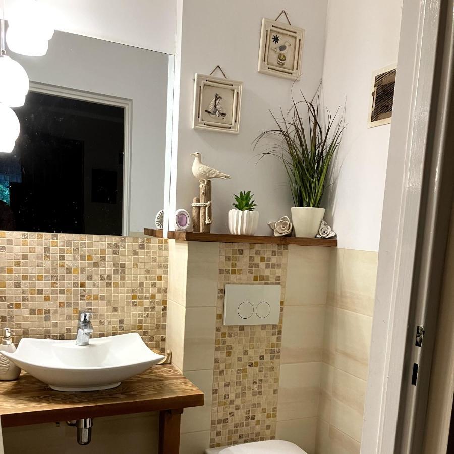 Villa Dziki Brzeg Jezioraka à Zalewo  Extérieur photo