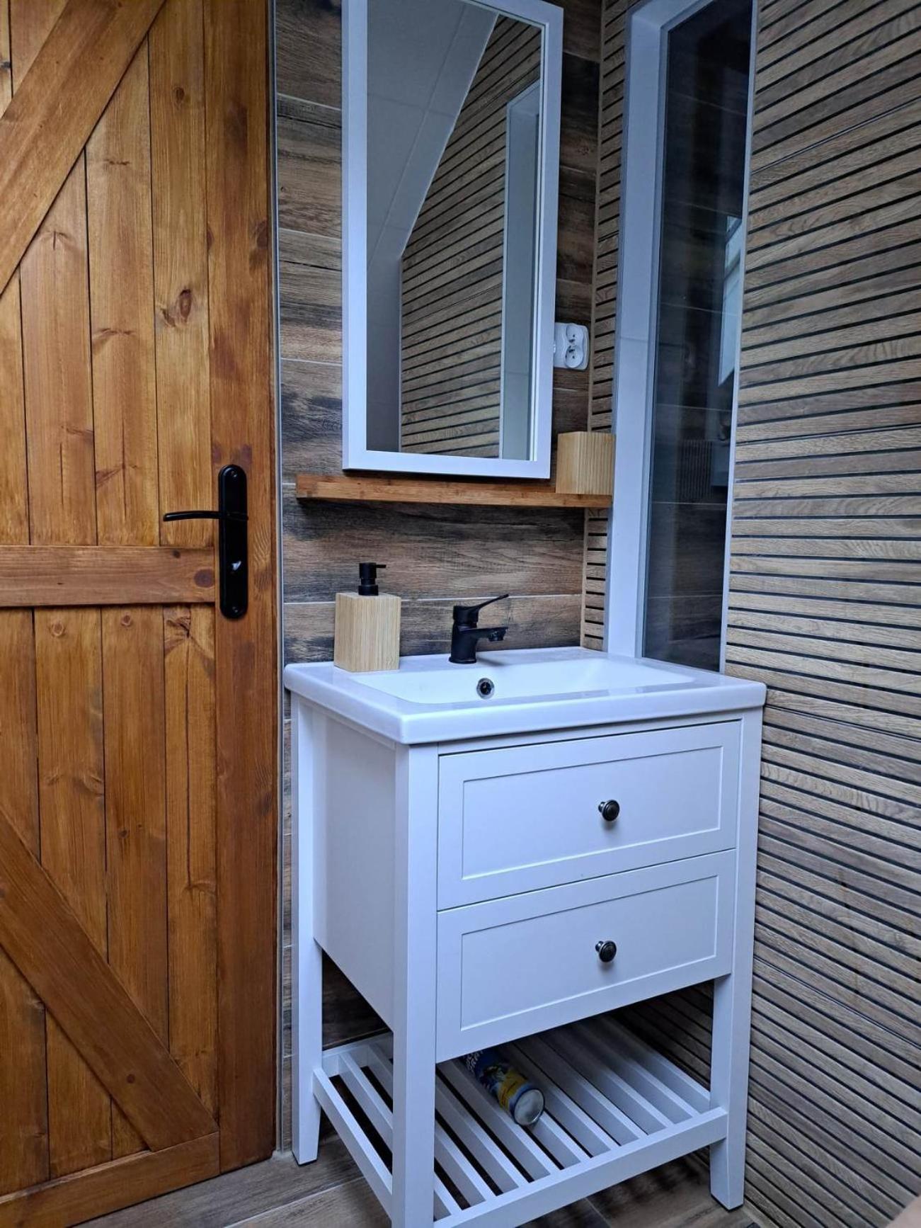 Villa Dziki Brzeg Jezioraka à Zalewo  Extérieur photo